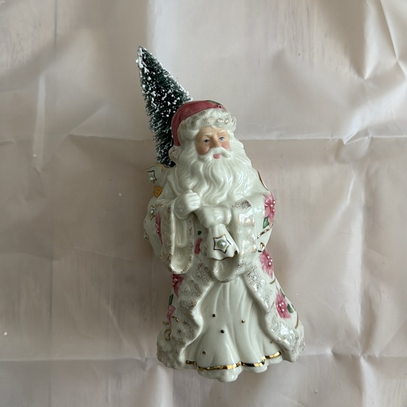 Lenox Santa Figurine “Petals and Pearls” - Picture 1 of 5